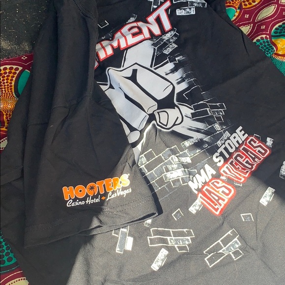 Shirt - Picture 3 of 4